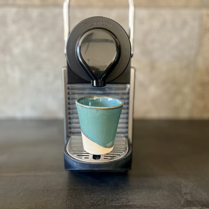 Tasse expresso en céramique artisanale