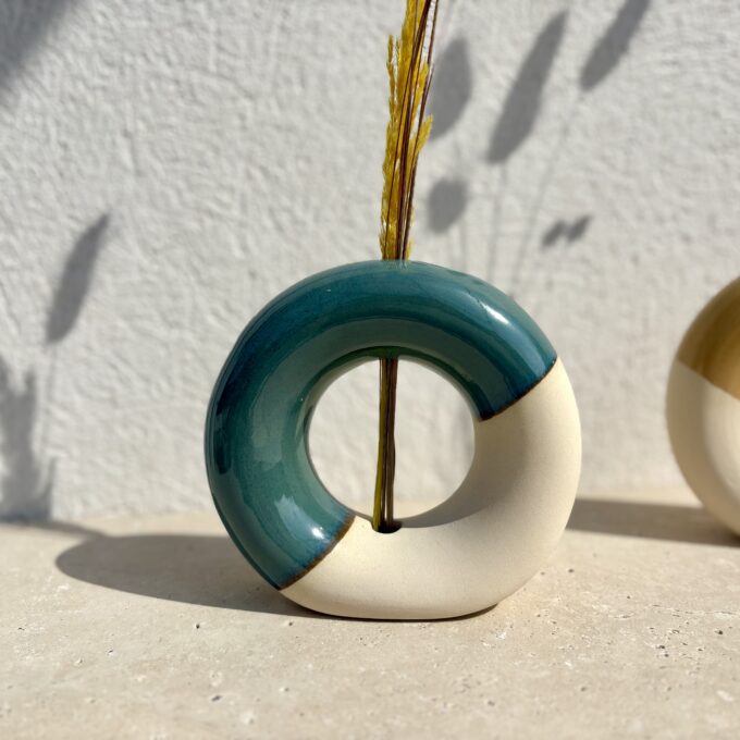 Vase donuts en céramique artisanale. Spécial fleurs séchées