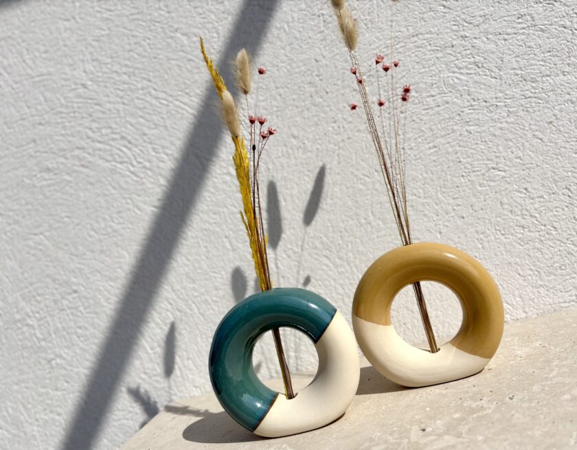 Vases donuts en céramique artisanale