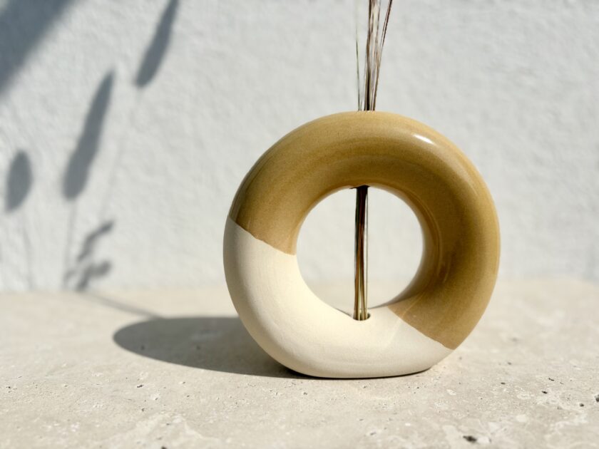 Vase donuts jaune en céramique artisanale
