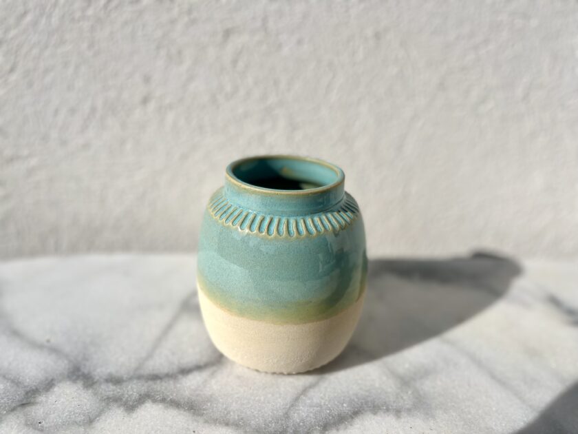 Vase artisanal en céramique grès blanc