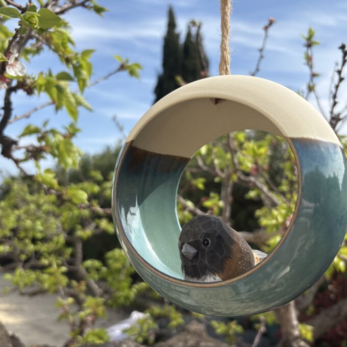 Mangeoire à oiseaux en céramique artisanale